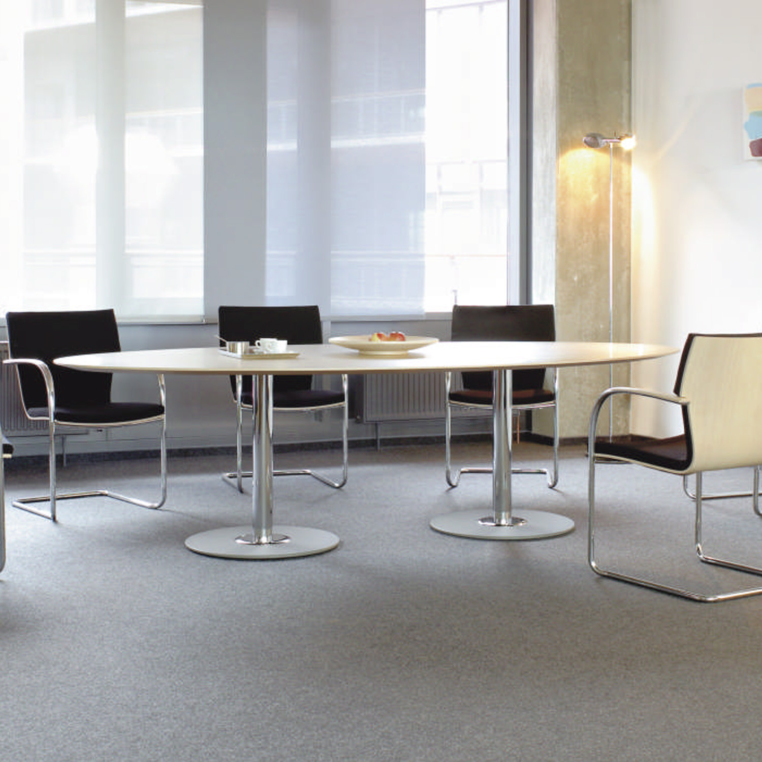 Spira Meeting Table with oval top