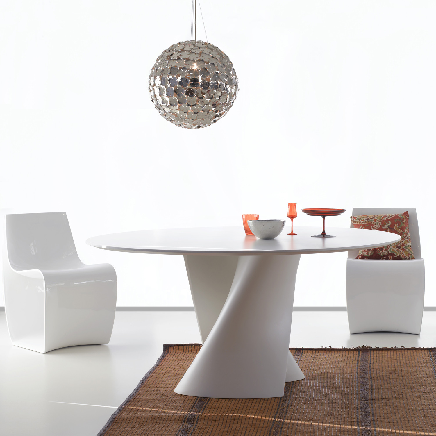 S Table White