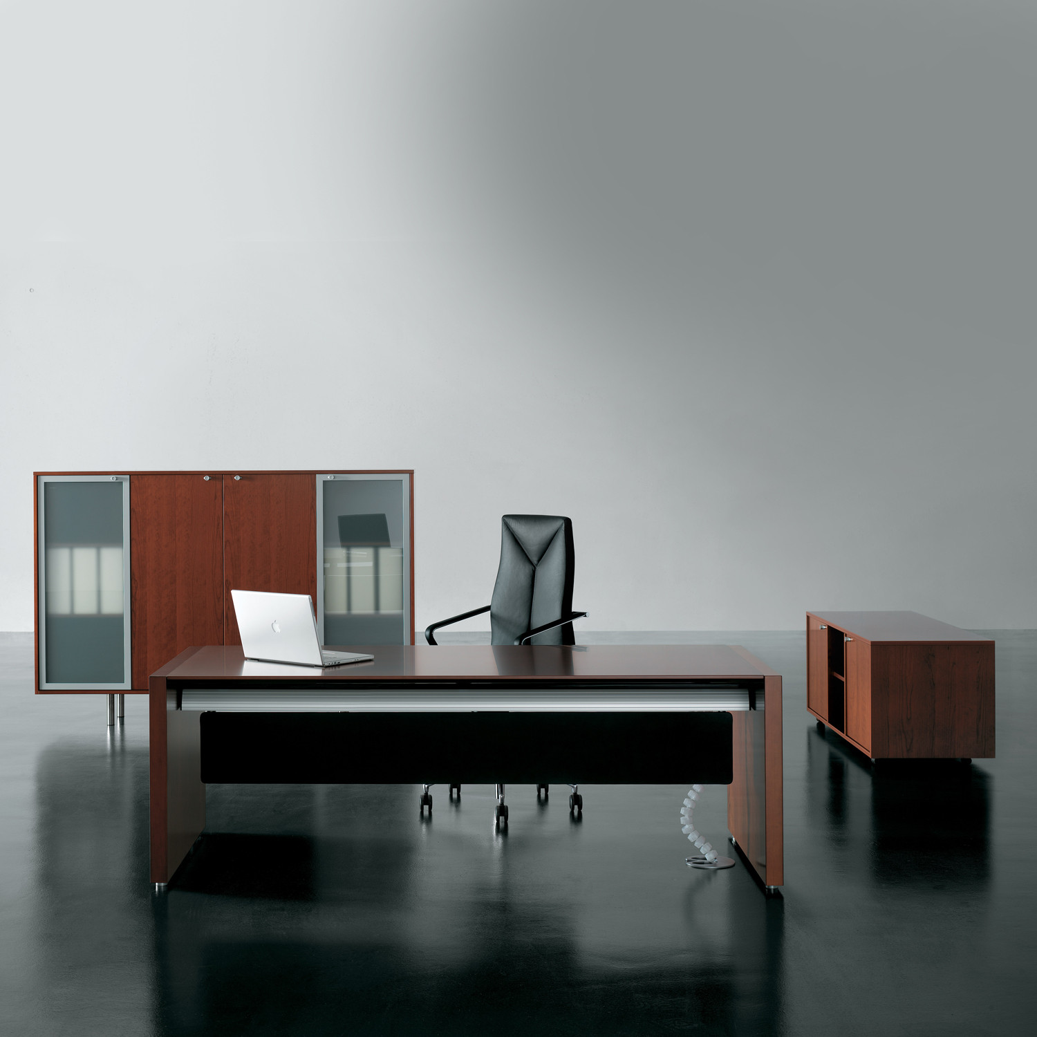Tiper Executive Desk