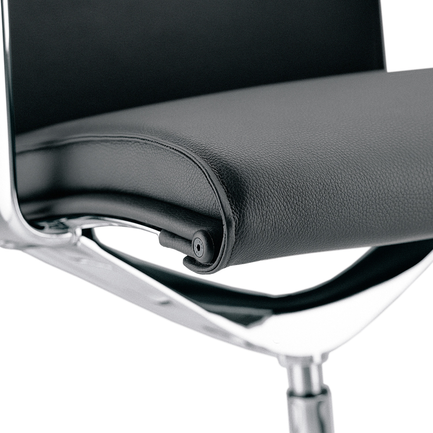 Una Executive Chairs seat detail