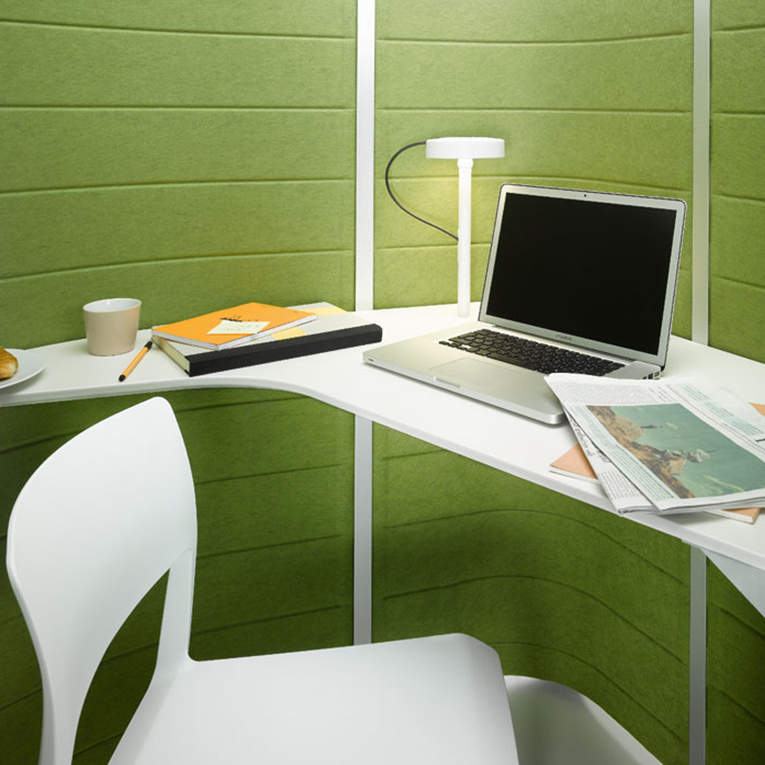 Vitra Workbay Screens with Table