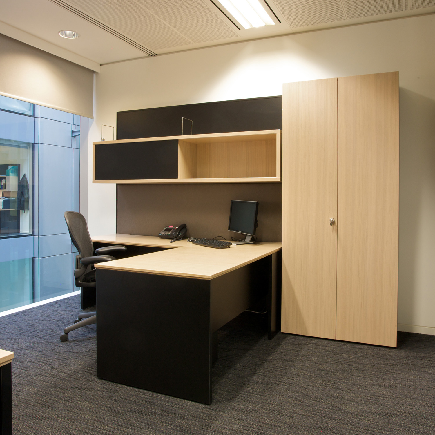 Cellular Workwall Desk and Storage